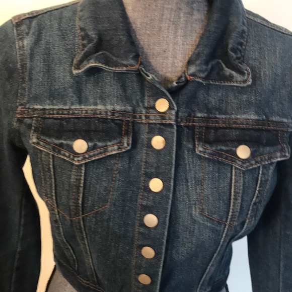 Cropped style jean jacket - Picture 3 of 8